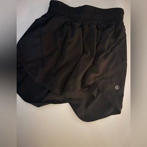 Lululemon shorts black